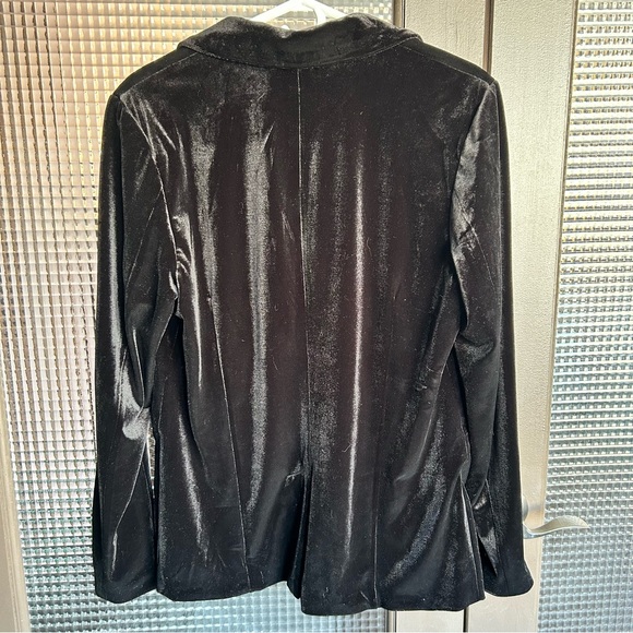 Gentle Fawn Candace Black velvet blazer- Large - Picture 5 of 11